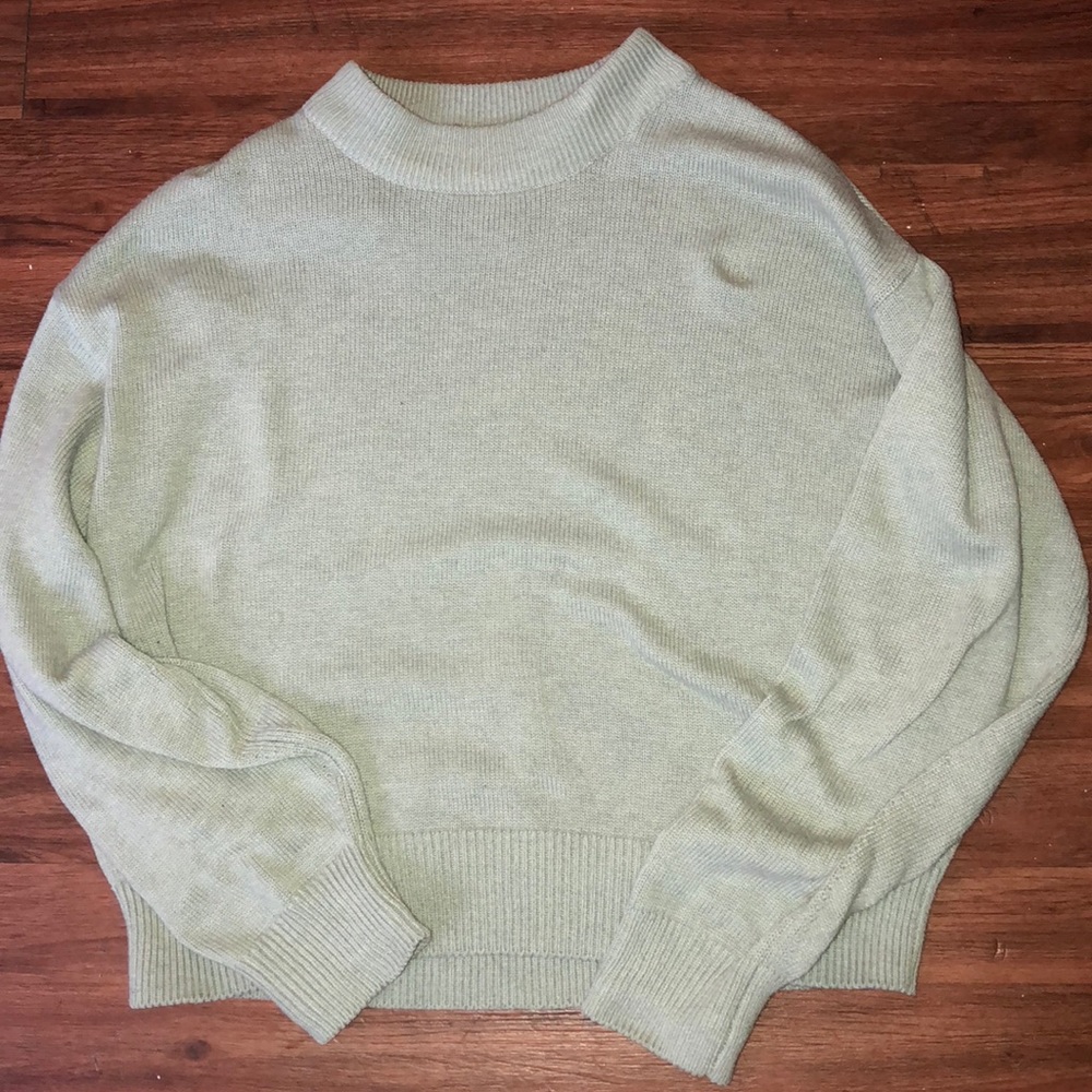 Light green crew neck sweater